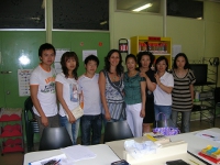 Foto di gruppo del corso di italiano alla biblioteca Pigneto